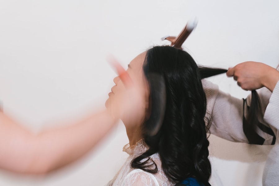 hair dryer with automatic cleaning device