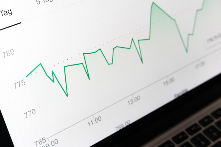 Photo SEO keyword: "GEO trend analysis"