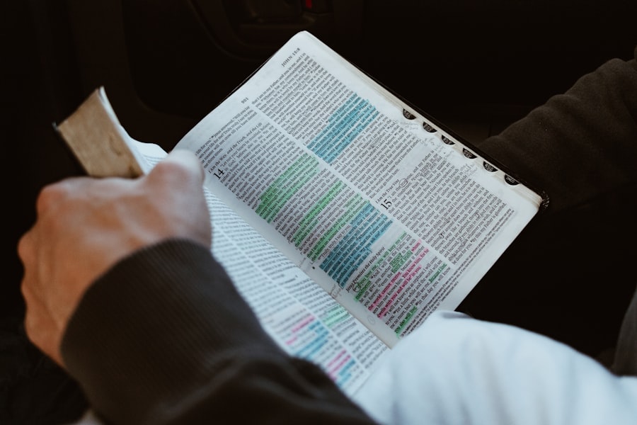 Photo reconstructing article