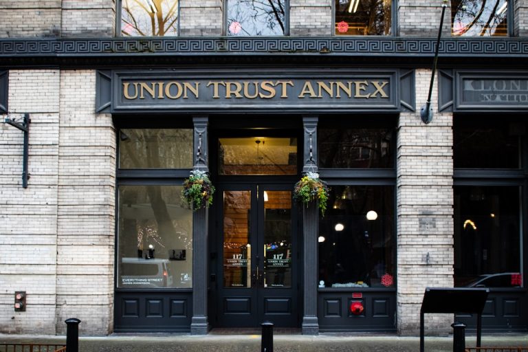 Photo trust-building