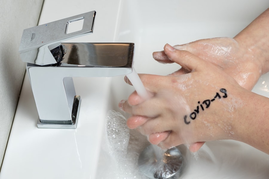 Photo automatic hand washing machine