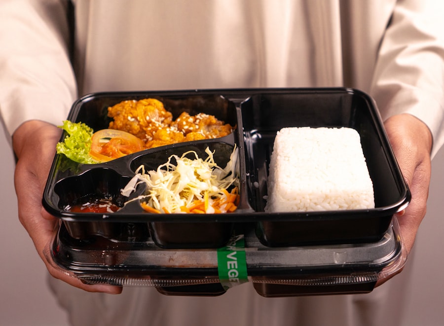 Photo lunch box delivery