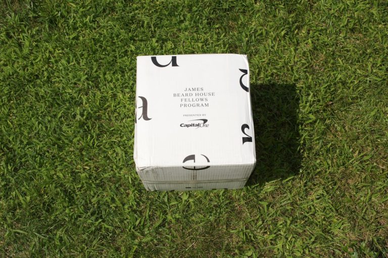 Photo lunch box delivery